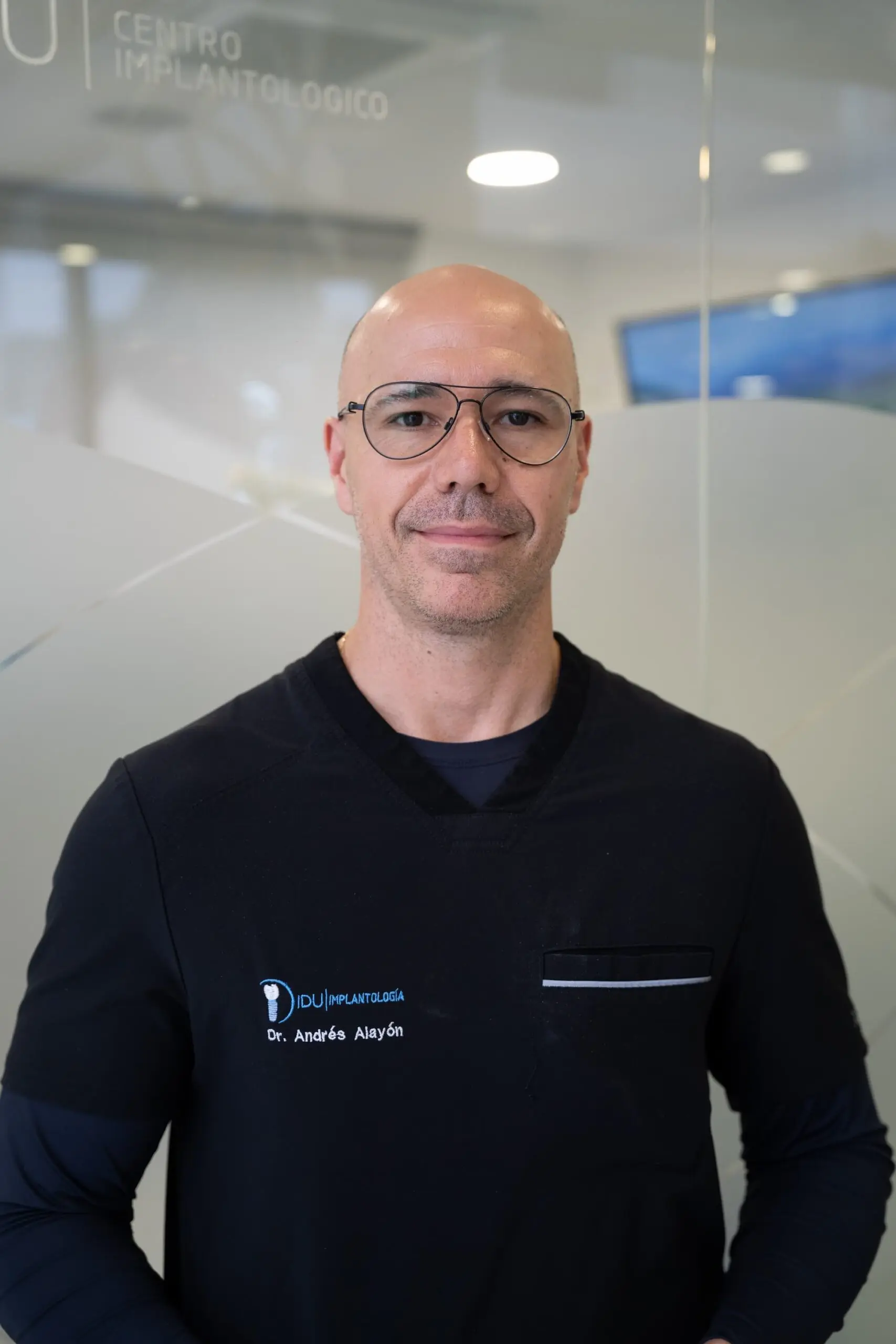 Dr. Andrés Alayón