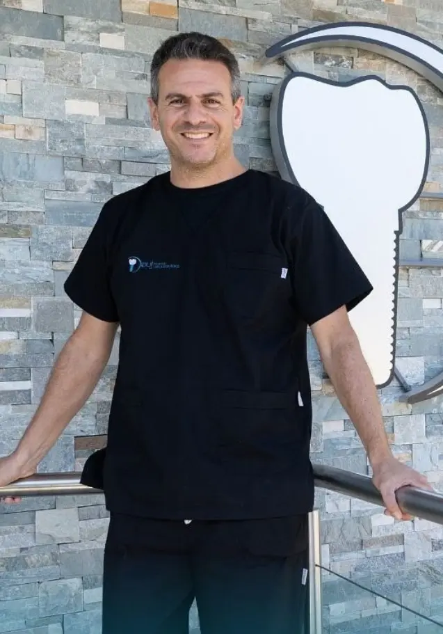 Dr. Guillermo Rabelino - Cirugía Oral IDU Implantes